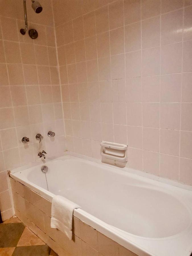 Seaview Deluxe Studio Couples Room S Танджунг Бунга Екстериор снимка