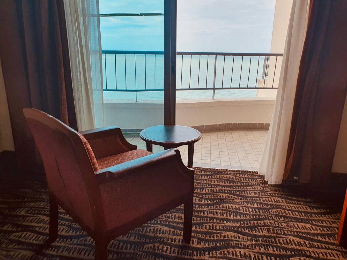 Seaview Deluxe Studio Couples Room S Танджунг Бунга Екстериор снимка