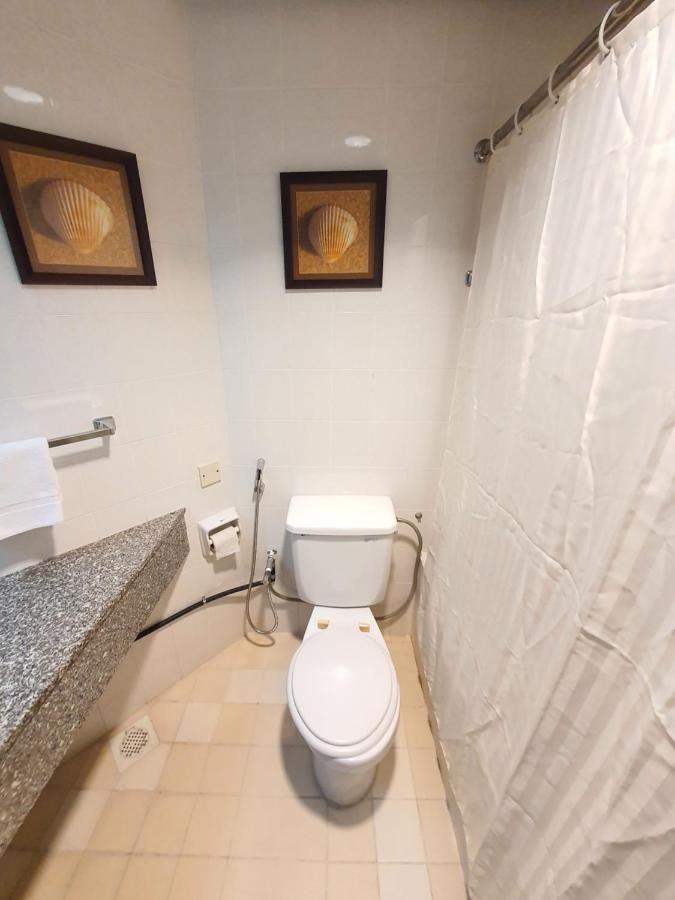 Seaview Deluxe Studio Couples Room S Танджунг Бунга Екстериор снимка
