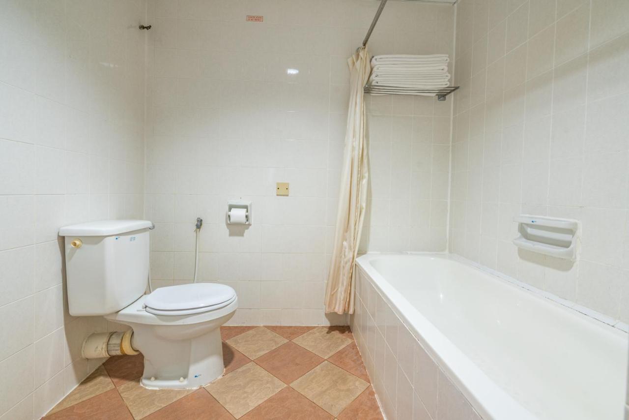 Seaview Deluxe Studio Couples Room S Танджунг Бунга Екстериор снимка