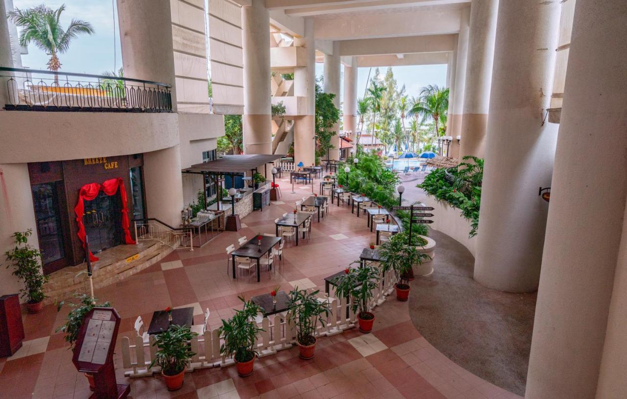 Seaview Deluxe Studio Couples Room S Танджунг Бунга Екстериор снимка