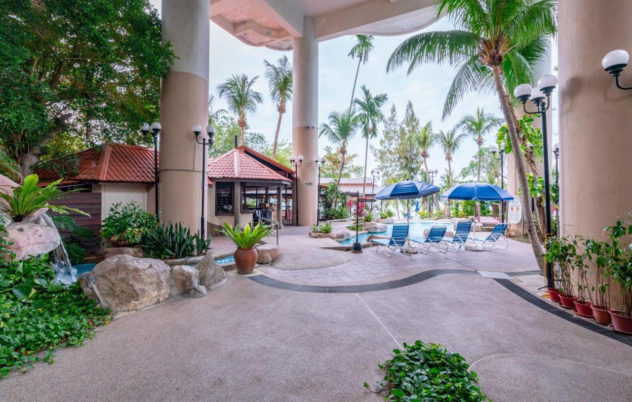 Seaview Deluxe Studio Couples Room S Танджунг Бунга Екстериор снимка