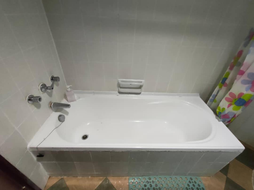 Seaview Deluxe Studio Couples Room S Танджунг Бунга Екстериор снимка