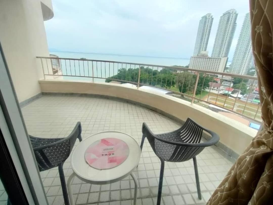 Seaview Deluxe Studio Couples Room S Танджунг Бунга Екстериор снимка