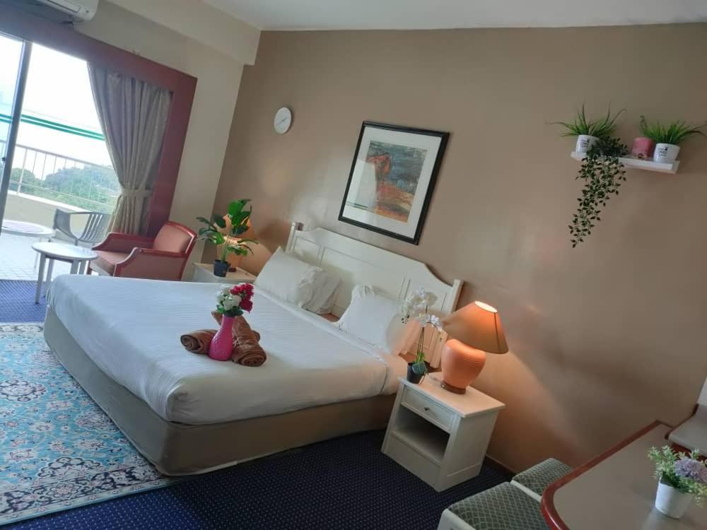 Seaview Deluxe Studio Couples Room S Танджунг Бунга Екстериор снимка